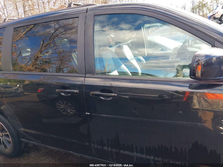 2018 Dodge Grand Caravan Gt VIN: 2C4RDGEG1JR275457 Lot: 43977031