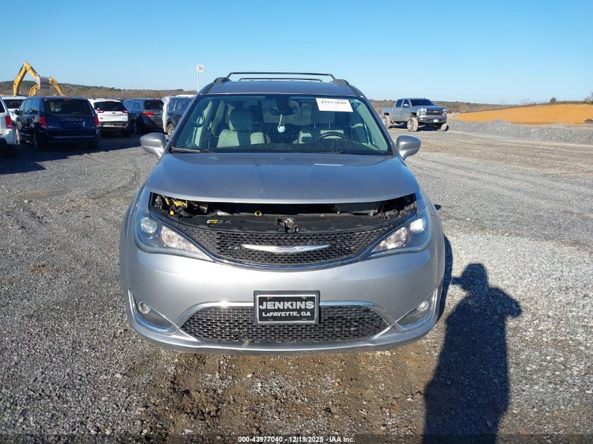 2017 Chrysler Pacifica Touring-L VIN: 2C4RC1BG7HR820740 Lot: 43977040