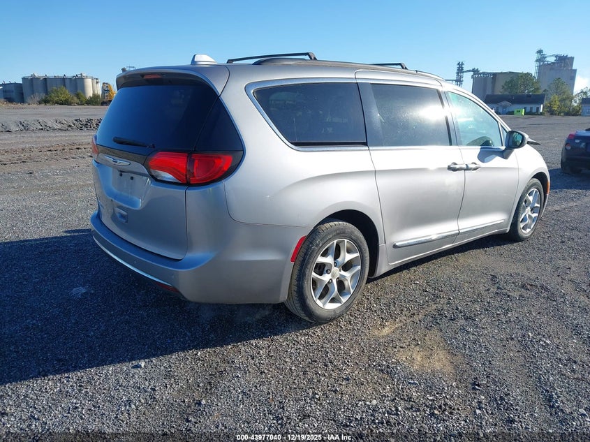 2017 Chrysler Pacifica Touring-L
