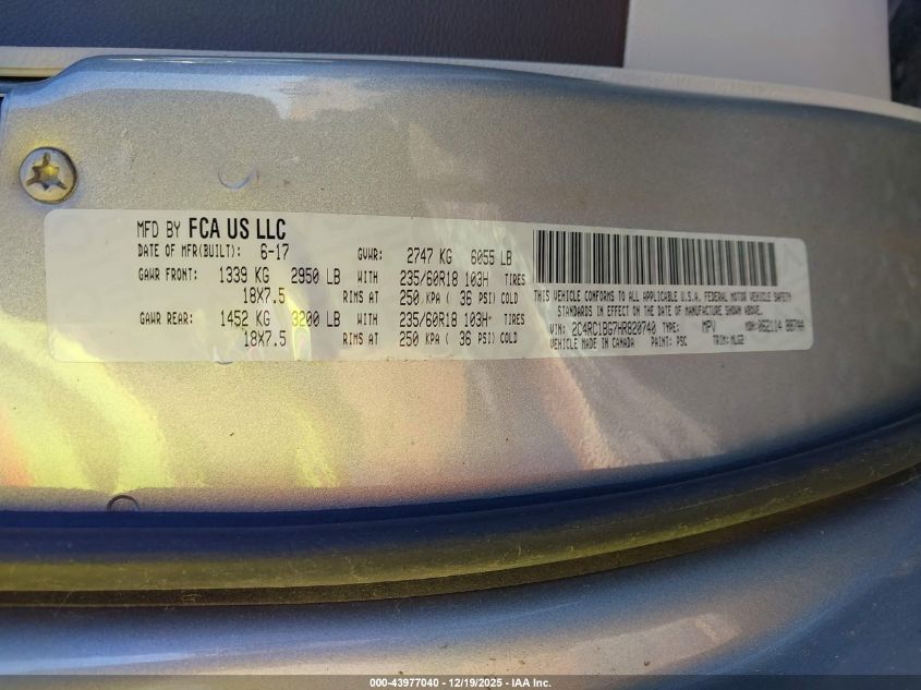 2017 Chrysler Pacifica Touring-L VIN: 2C4RC1BG7HR820740 Lot: 43977040