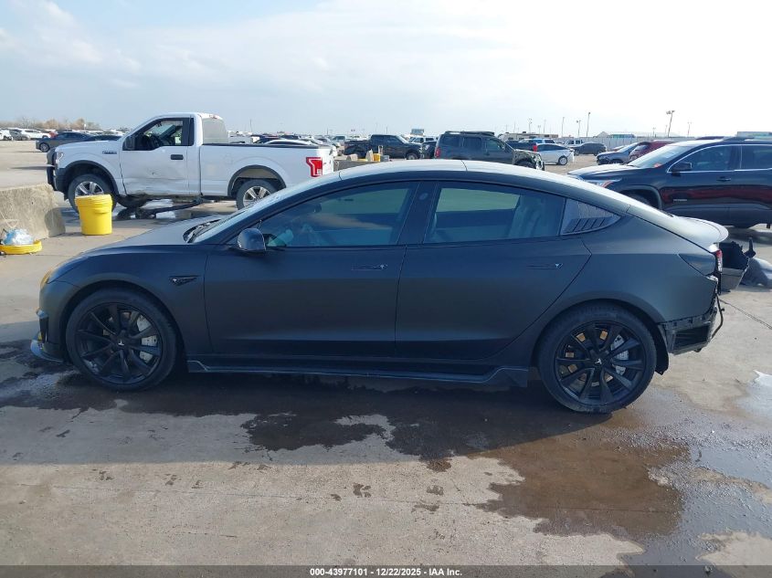 2019 Tesla Model 3 Long Range/Performance VIN: 5YJ3E1EB5KF365924 Lot: 43977101