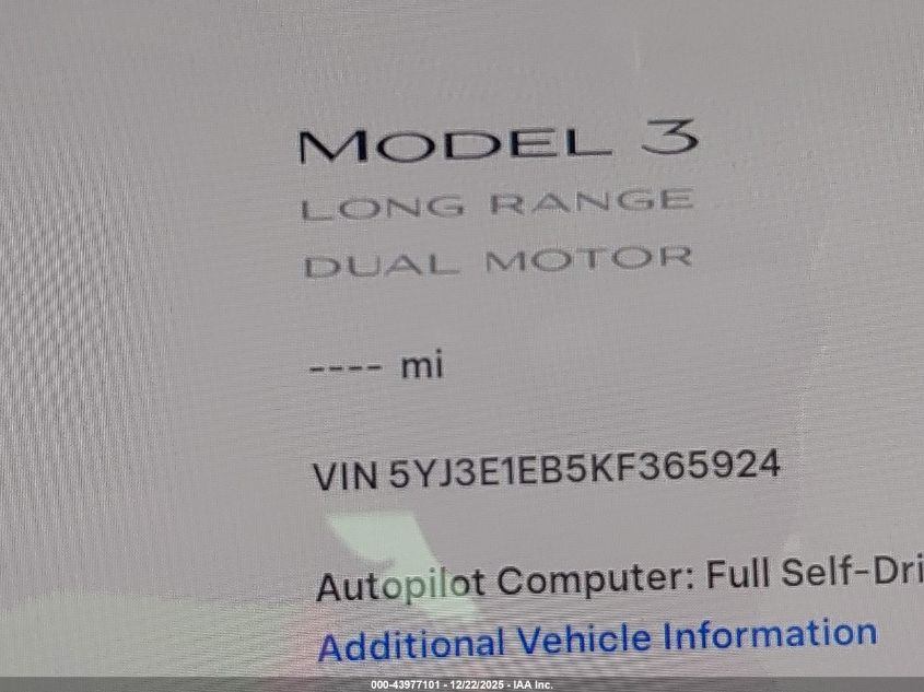 2019 Tesla Model 3 Long Range/Performance VIN: 5YJ3E1EB5KF365924 Lot: 43977101