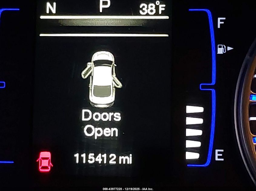 2015 Chrysler 200 Limited VIN: 1C3CCCAB6FN719923 Lot: 43977228