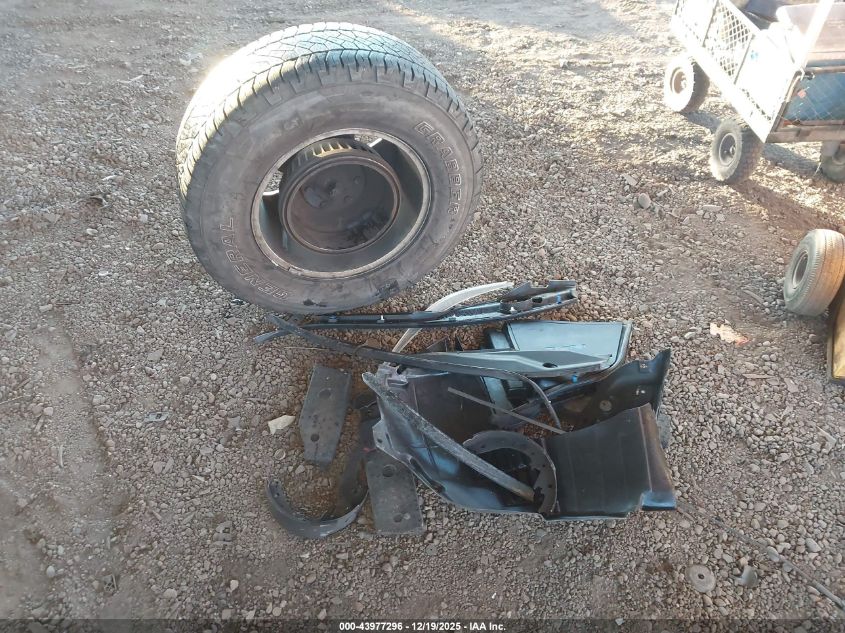 1997 Chevrolet K1500 Fleetside VIN: 1GCEK19WXVE197556 Lot: 43977296