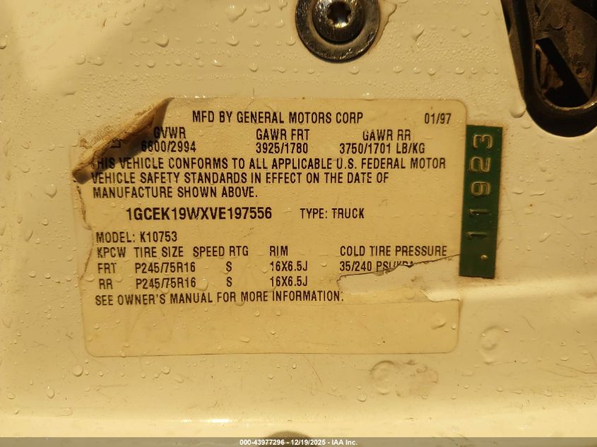 1997 Chevrolet K1500 Fleetside VIN: 1GCEK19WXVE197556 Lot: 43977296