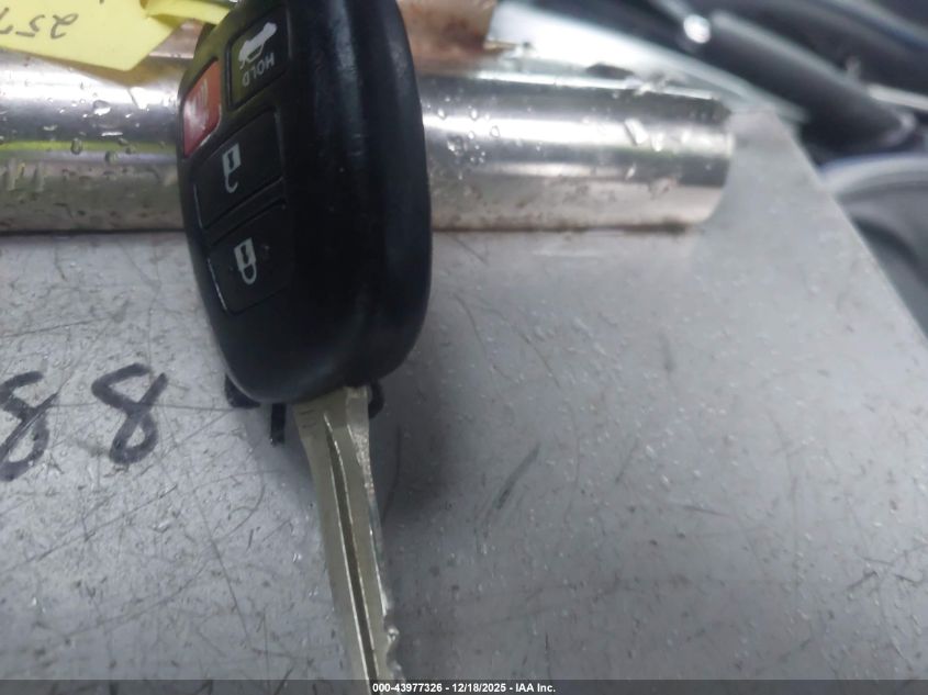 2018 Toyota Corolla Se VIN: 5YFBURHE1JP830284 Lot: 43977326