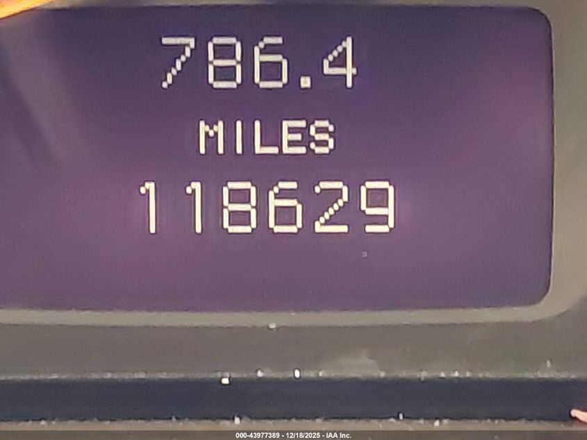 2000 Mercedes-Benz Clk 320 VIN: WDBLK65GXYT044242 Lot: 43977389