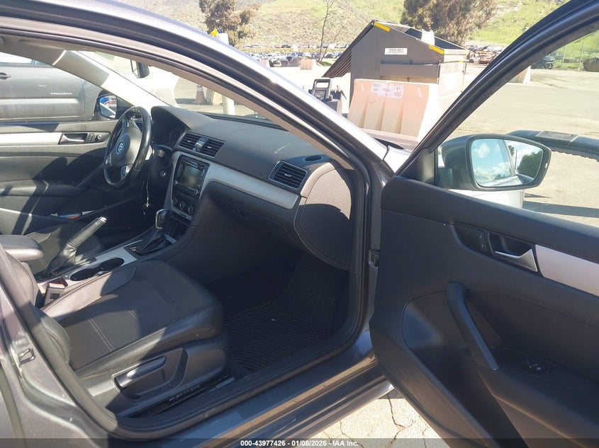 2013 Volkswagen Passat 2.5L Se