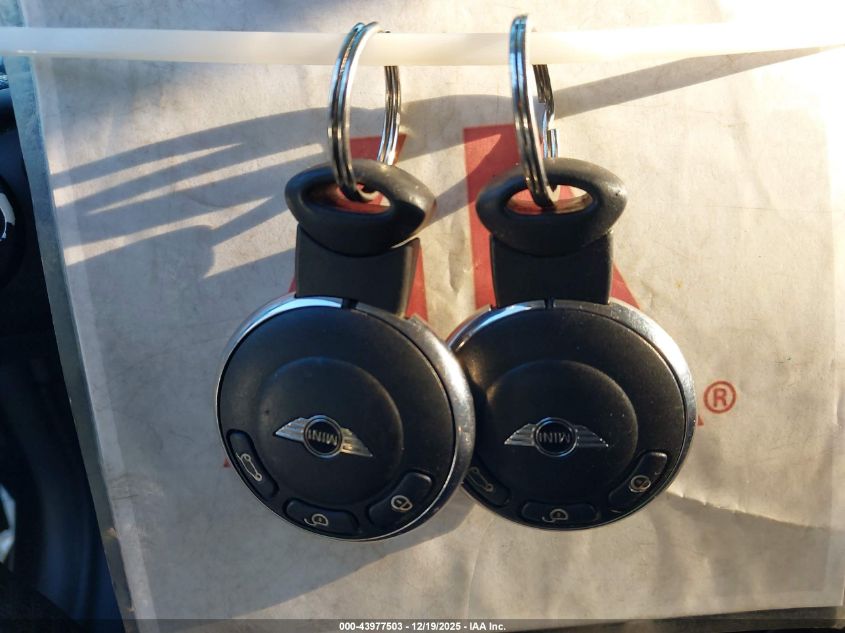 2013 Mini Hardtop Cooper VIN: WMWSU3C55DT687774 Lot: 43977503