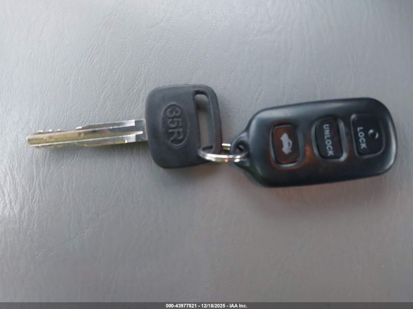 2005 Toyota Camry Le VIN: 4T1BE32K55U03417 Lot: 43977521