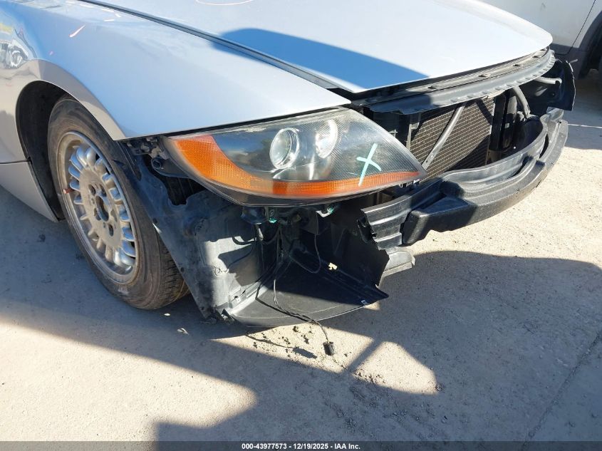 2004 BMW Z4 2.5I VIN: 4USBT33424LS47633 Lot: 43977573