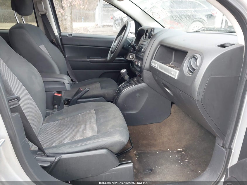 1C4NJDBBXED528931 2014 JEEP COMPASS photo no. 5