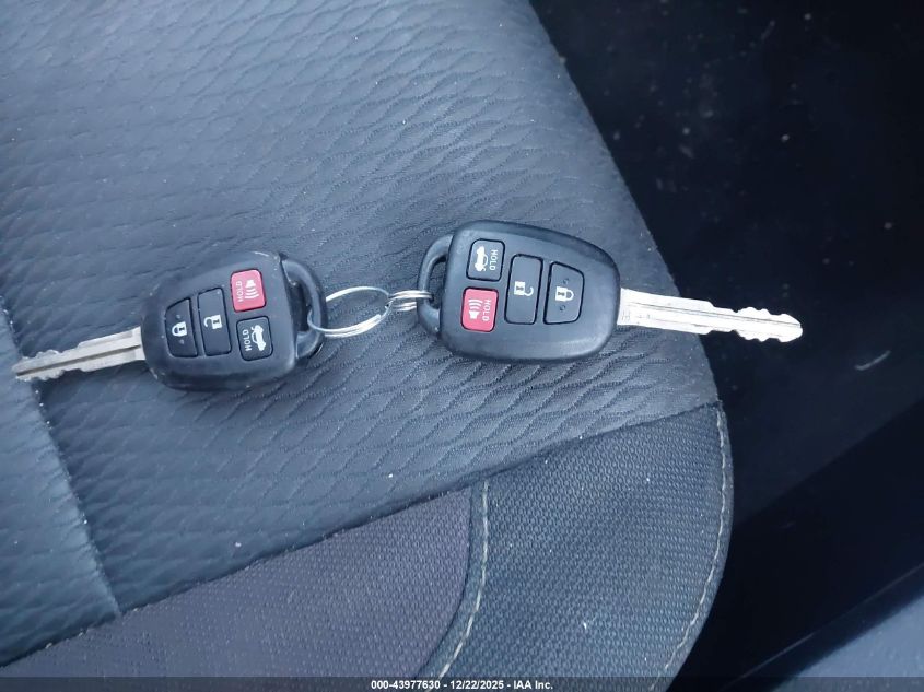 2017 Toyota Corolla Le VIN: 2T1BURHE8HC828185 Lot: 43977630