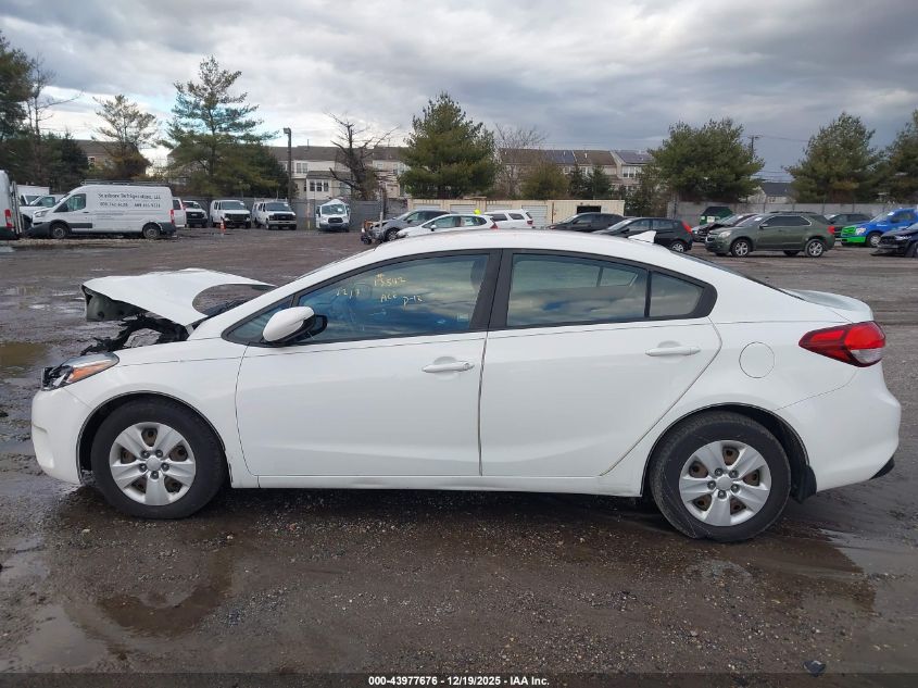 2017 Kia Forte Lx VIN: 3KPFK4A71HE104345 Lot: 43977676