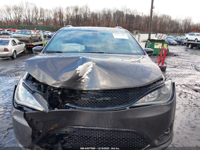 2018 Chrysler Pacifica Touring L VIN: 2C4RC1BG8JR193682 Lot: 43977689