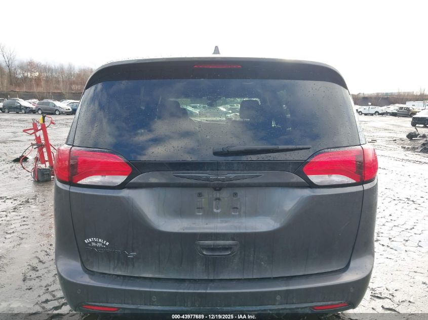 2018 Chrysler Pacifica Touring L VIN: 2C4RC1BG8JR193682 Lot: 43977689