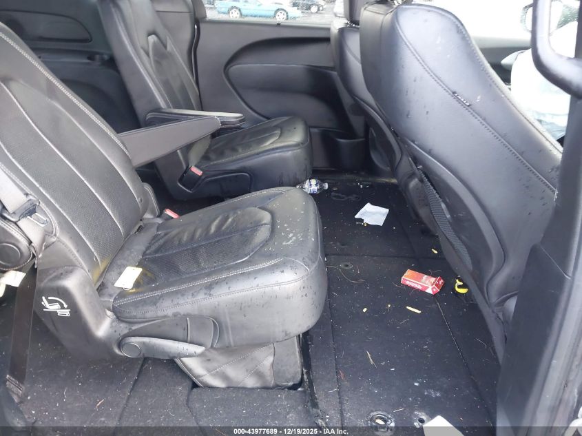 2018 Chrysler Pacifica Touring L VIN: 2C4RC1BG8JR193682 Lot: 43977689