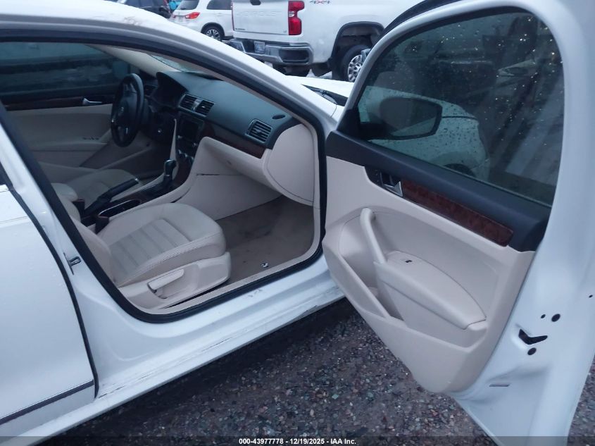 2013 Volkswagen Passat 2.5L Sel