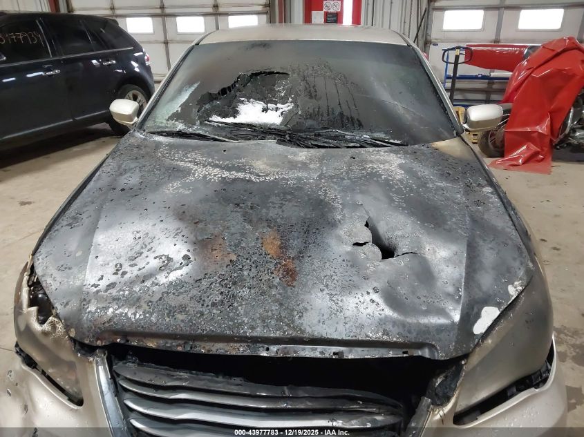 2014 Chrysler 200 Touring VIN: 1C3CCBBB0EN172400 Lot: 43977783