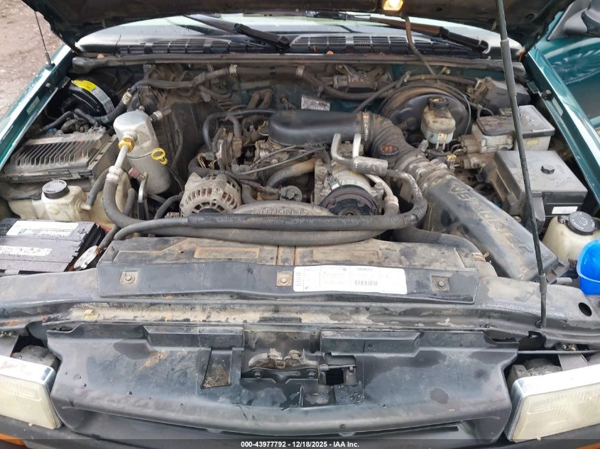 1998 Chevrolet S-10 Ls Fleetside VIN: 1GCCS19X9W8215173 Lot: 43977792