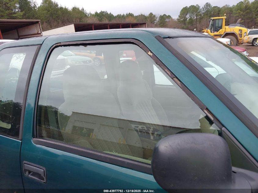 1998 Chevrolet S-10 Ls Fleetside VIN: 1GCCS19X9W8215173 Lot: 43977792