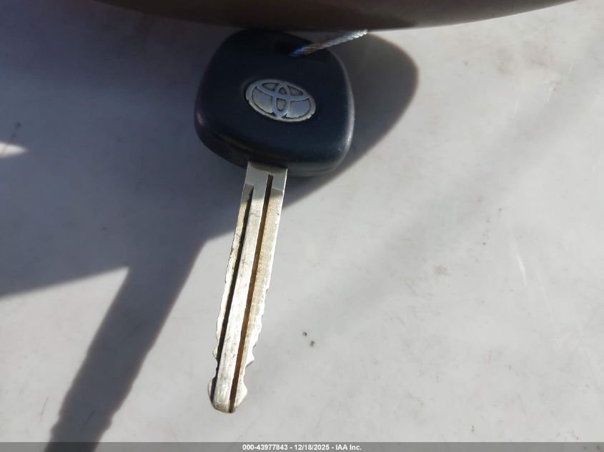 2003 Toyota Camry Le VIN: JTDBE32K730226826 Lot: 43977843