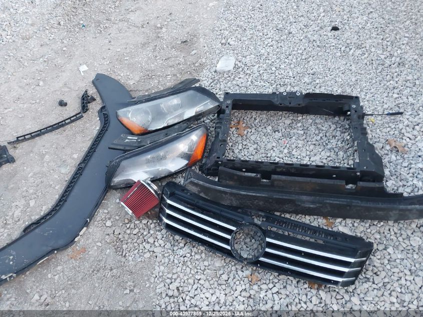 2015 Volkswagen Passat 1.8T S VIN: 1VWAT7A39FC076186 Lot: 43977859