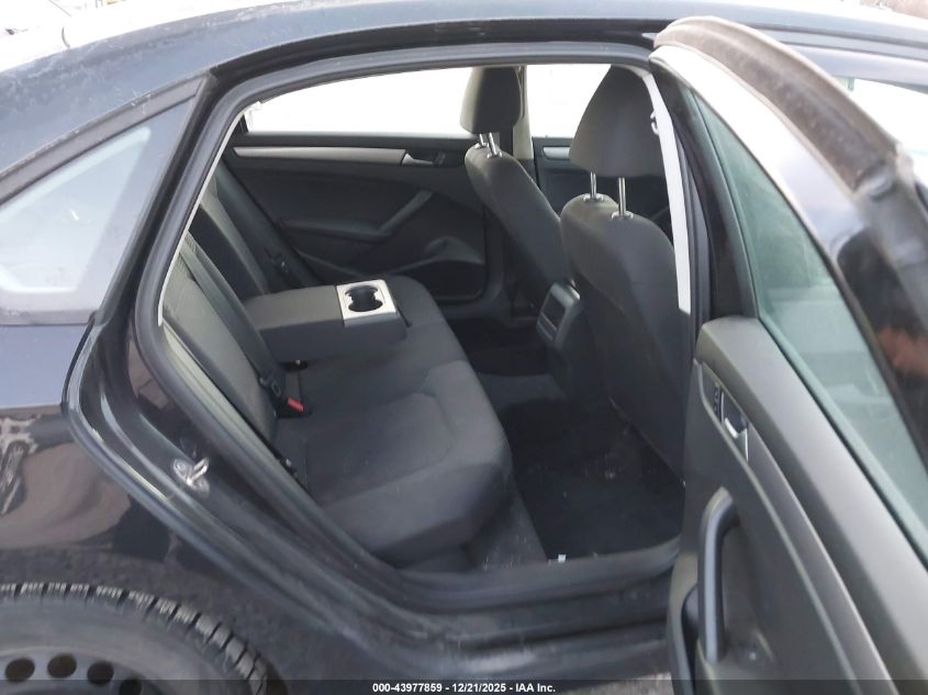 2015 Volkswagen Passat 1.8T S VIN: 1VWAT7A39FC076186 Lot: 43977859