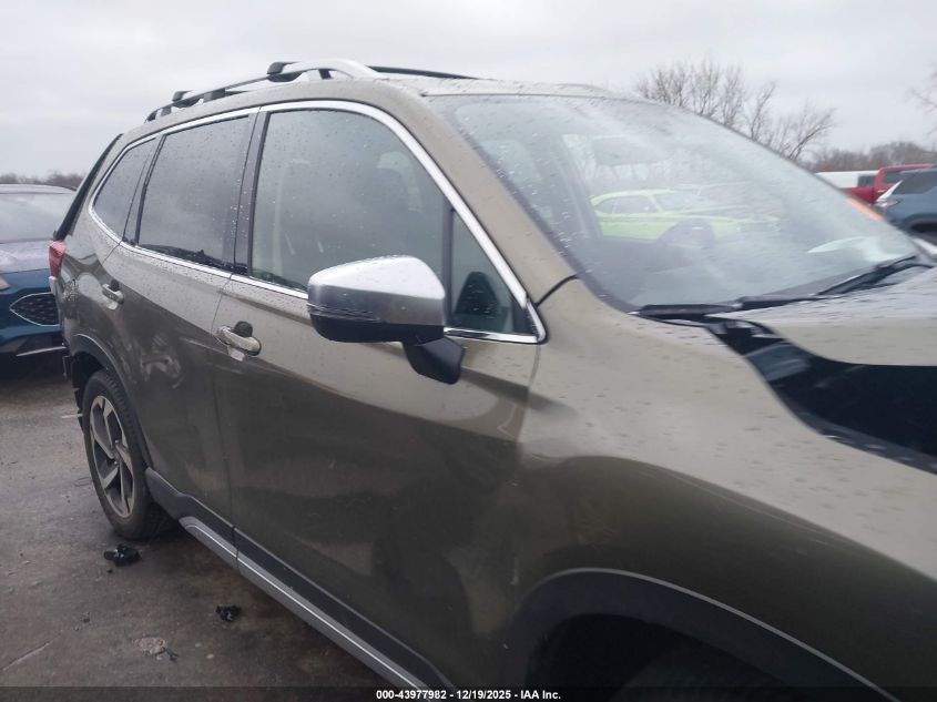 2022 Subaru Forester Touring VIN: JF2SKARC1NH452328 Lot: 43977982