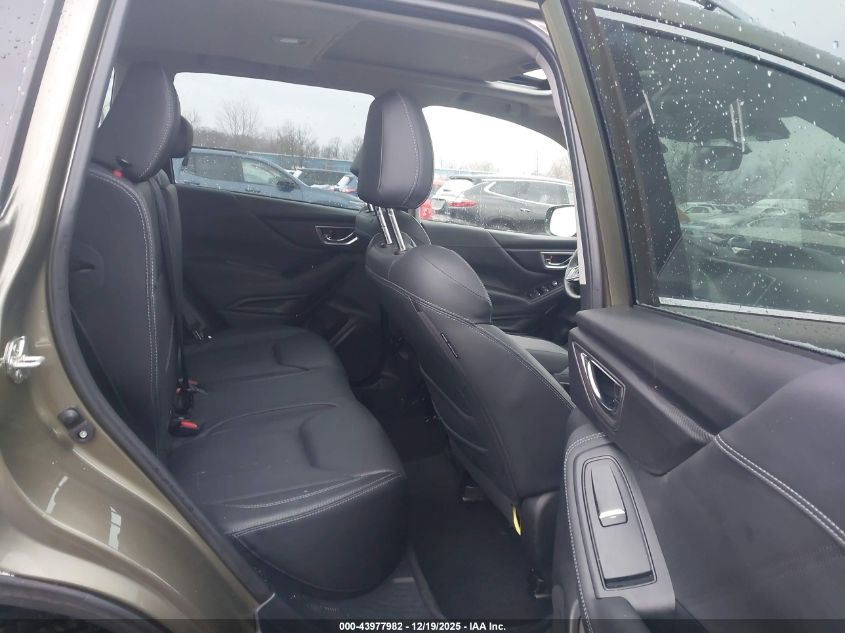 2022 Subaru Forester Touring VIN: JF2SKARC1NH452328 Lot: 43977982