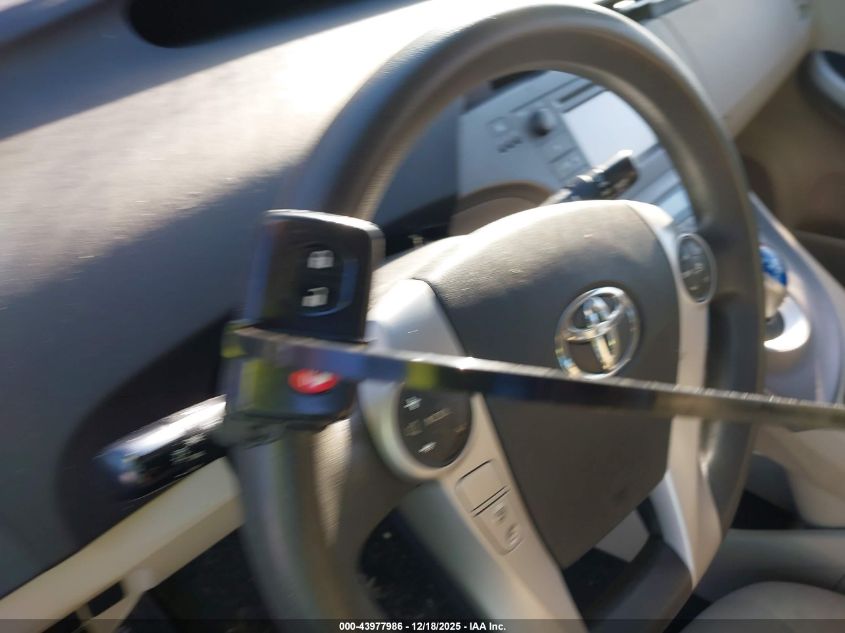 2013 Toyota Prius Two VIN: JTDKN3DUXD5571884 Lot: 43977986