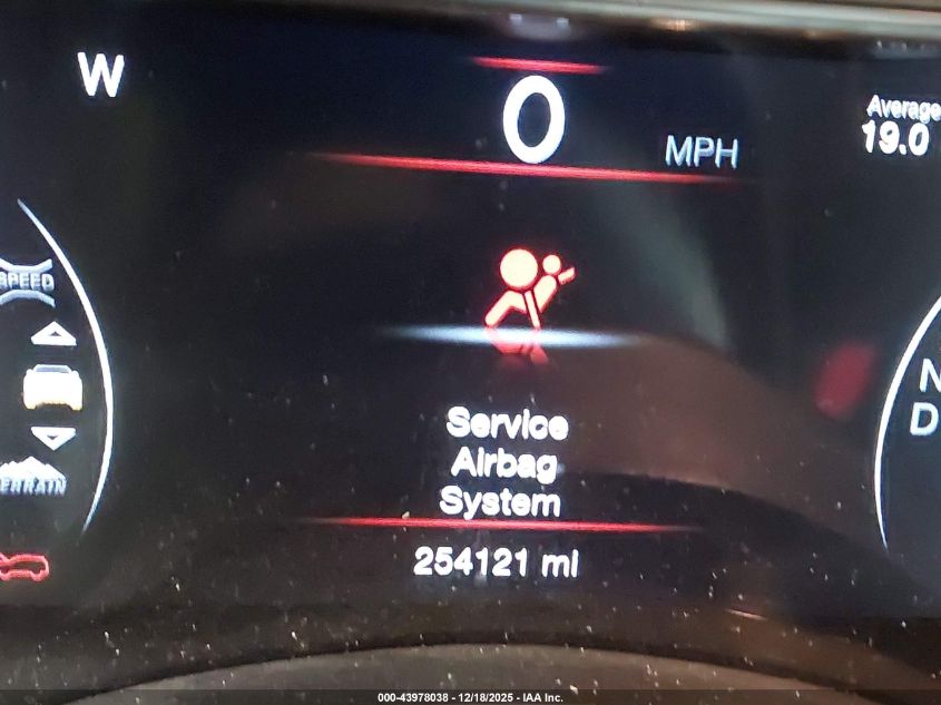 2018 Jeep Grand Cherokee Overland 4X4 VIN: 1C4RJFCG8JC211219 Lot: 43978038