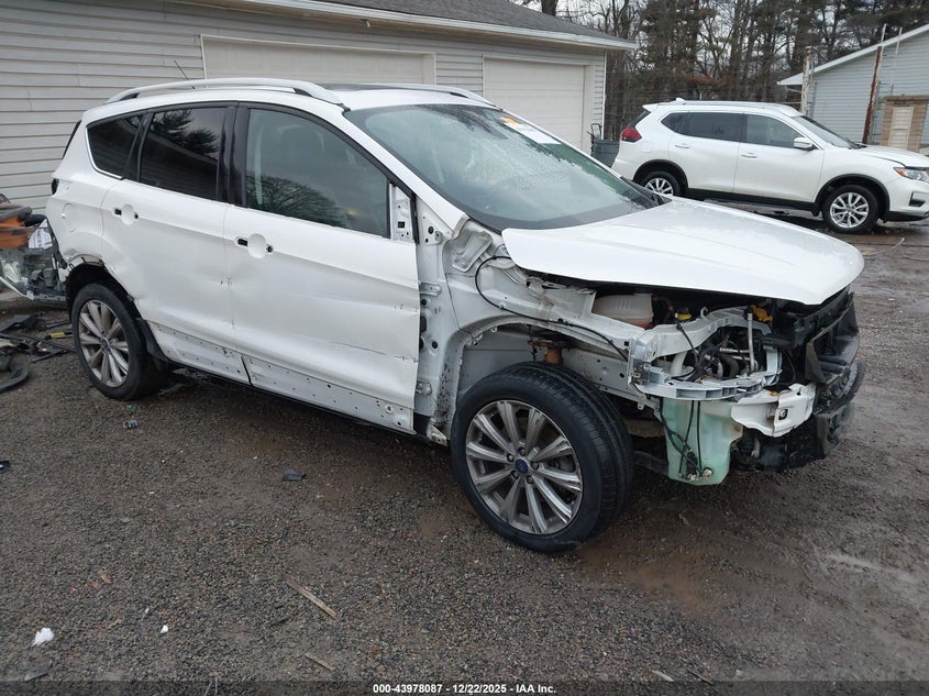 1FMCU9JD1HUA11662 2017 Ford Escape Titanium auction photo 1