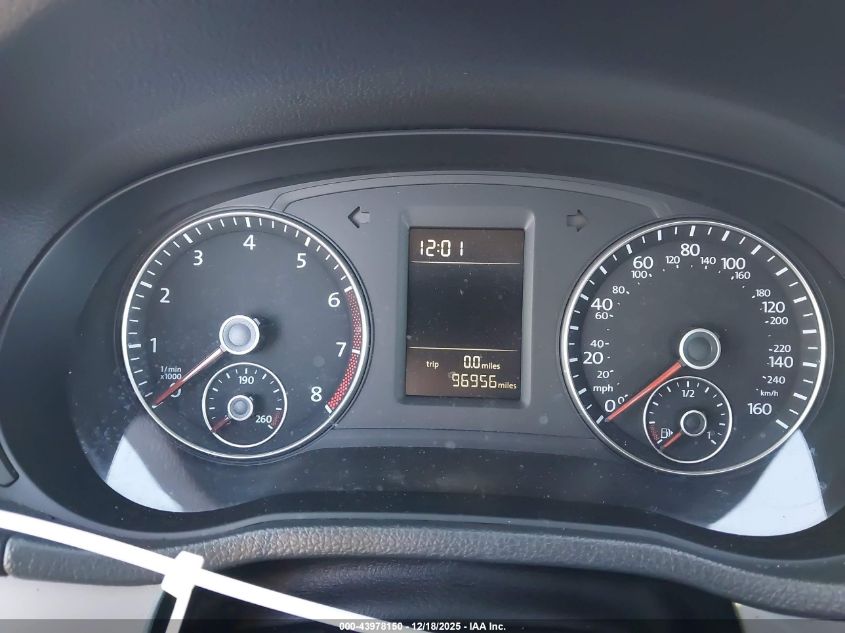 2014 Volkswagen Passat 1.8T S VIN: 1VWAS7A35EC072685 Lot: 43978150