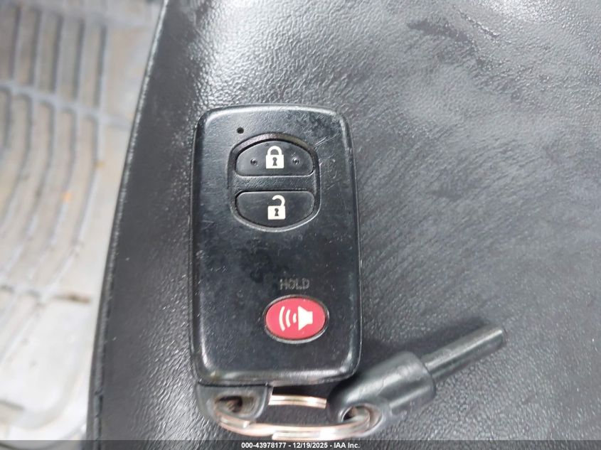 2013 Toyota Prius V Two VIN: JTDZN3EU4D3225712 Lot: 43978177