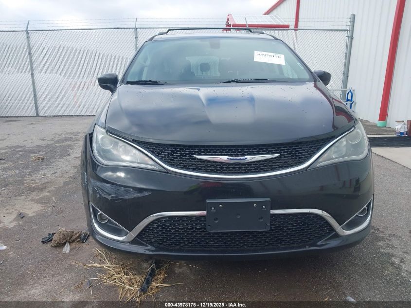 2019 Chrysler Pacifica Touring L VIN: 2C4RC1BG9KR673120 Lot: 43978178