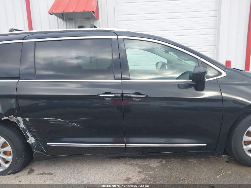 2019 Chrysler Pacifica Touring L VIN: 2C4RC1BG9KR673120 Lot: 43978178