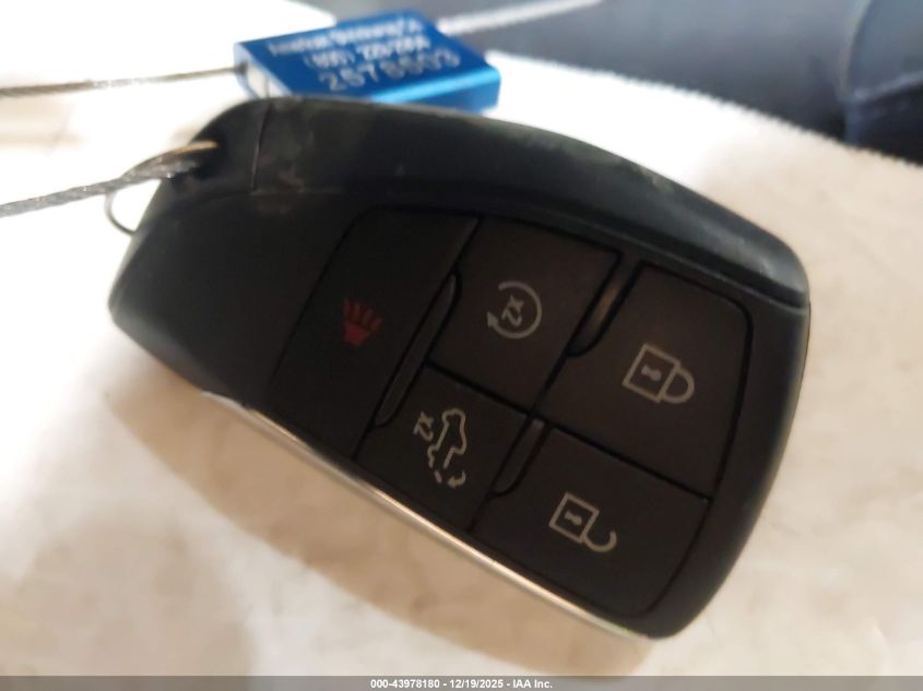 2022 Chevrolet Silverado 1500 4Wd Short Bed Lt With 2Fl VIN: 1GCPDKEK5NZ641074 Lot: 43978180