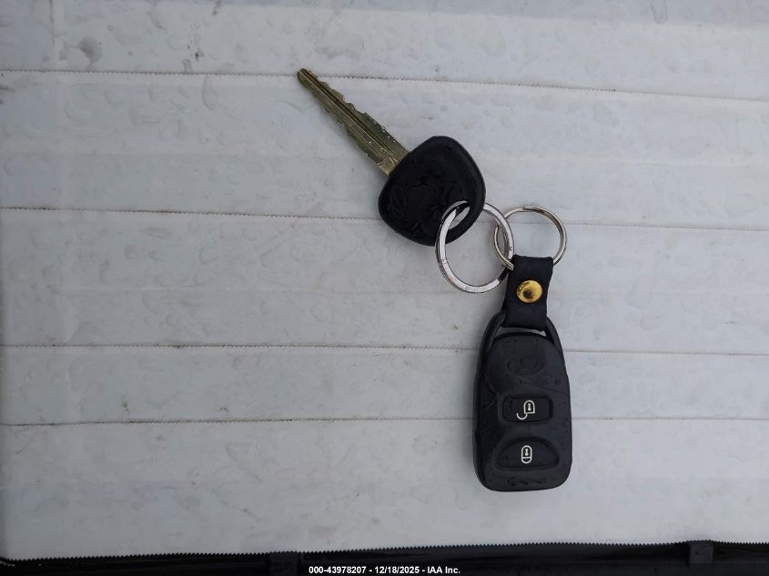 2008 Hyundai Accent Se VIN: KMHCN36C68U082866 Lot: 43978207