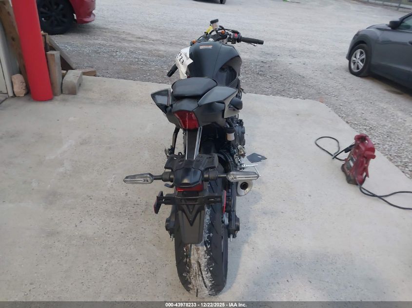 2025 Yamaha Yzfr7 VIN: JYARM38E9SA015991 Lot: 43978233