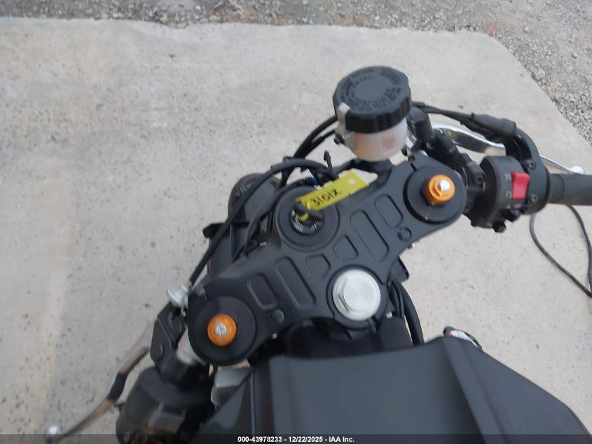 2025 Yamaha Yzfr7 VIN: JYARM38E9SA015991 Lot: 43978233