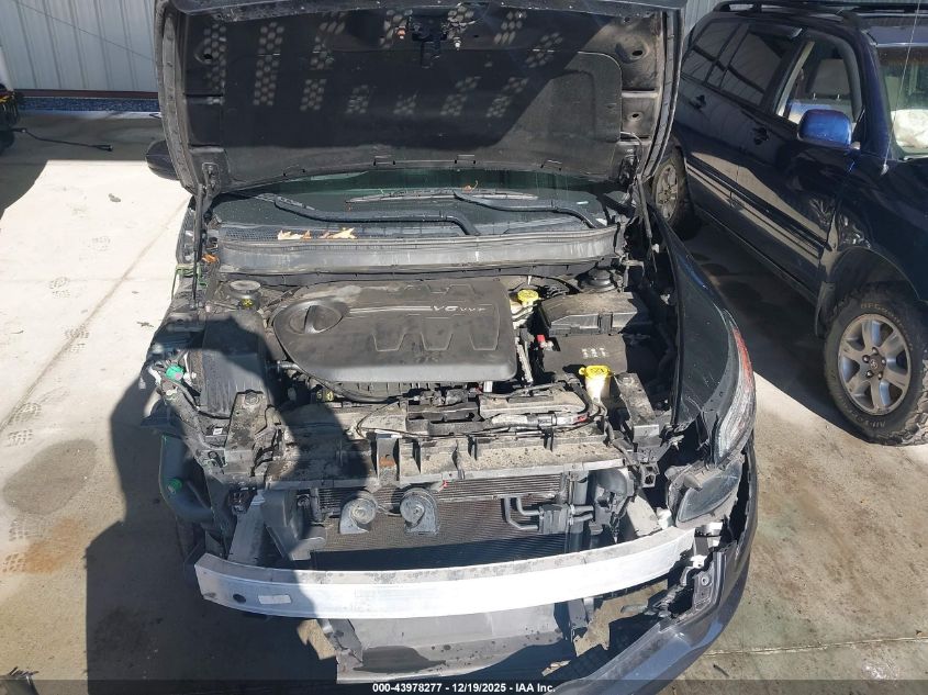 2016 Jeep Cherokee Latitude VIN: 1C4PJMCS3GW155553 Lot: 43978277