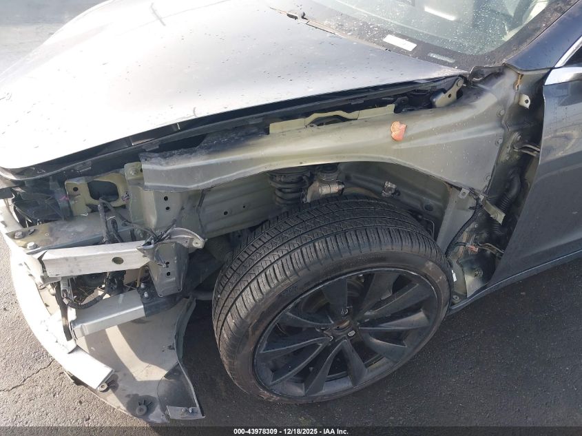 2018 Tesla Model 3 Long Range/Mid Range VIN: 5YJ3E1EA3JF019909 Lot: 43978309