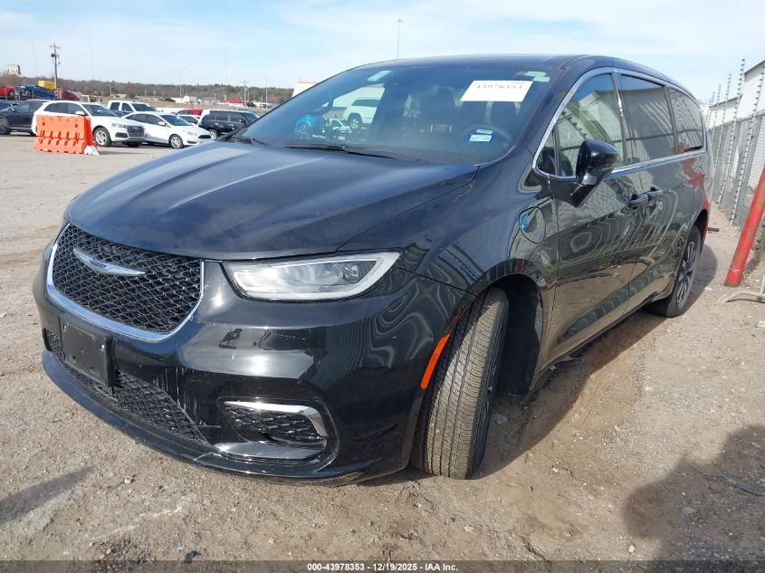 2025 Chrysler Pacifica - 2C4RC1S77SR565661