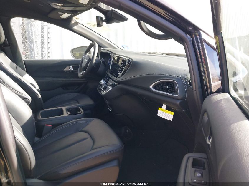 2025 Chrysler Pacifica - 2C4RC1S77SR565661