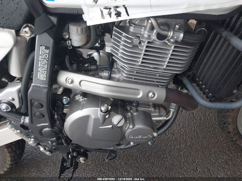 2025 Suzuki Dr650 Se VIN: JS1SP46D5S7101867 Lot: 43978361