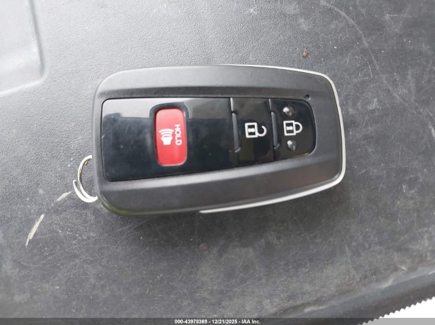 2021 Toyota Rav4 Xle VIN: 2T3P1RFV8MW227621 Lot: 43978369