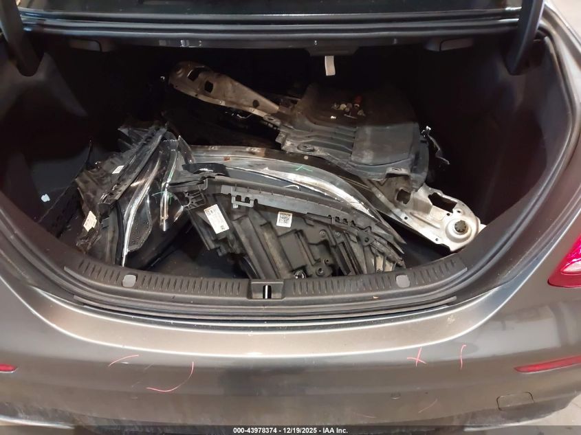 2018 Mercedes-Benz E 300 4Matic VIN: WDDZF4KB5JA381857 Lot: 43978374