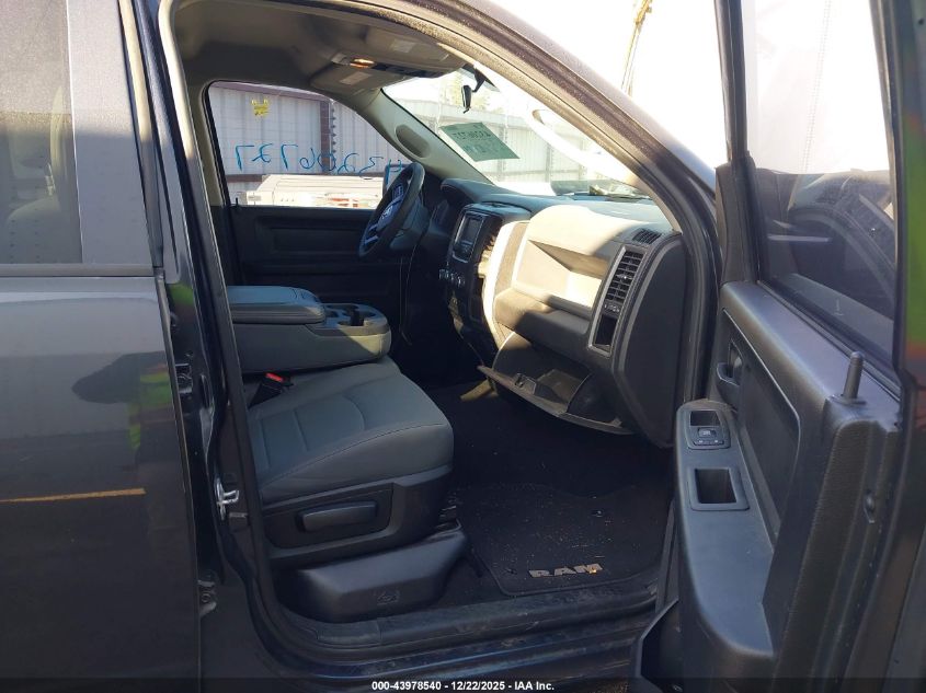 2017 Ram 1500 Express 4X2 6'4 Box VIN: 1C6RR6FT9HS817962 Lot: 43978540