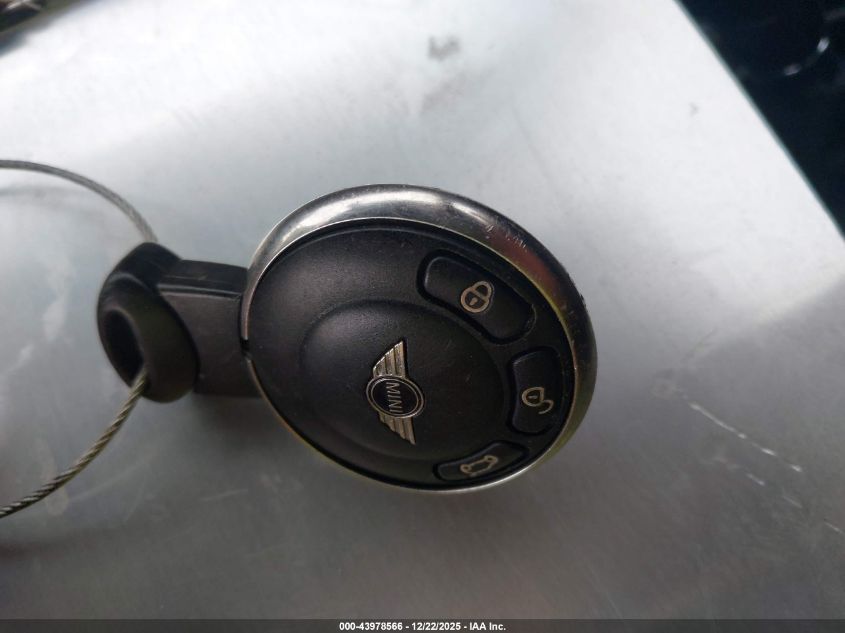 2016 Mini Countryman Cooper VIN: WMWZB3C59GWR49271 Lot: 43978566